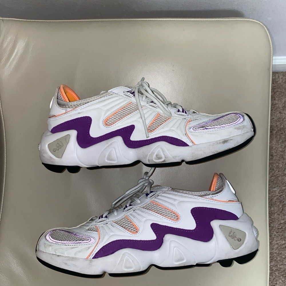 Adidas Sneakers